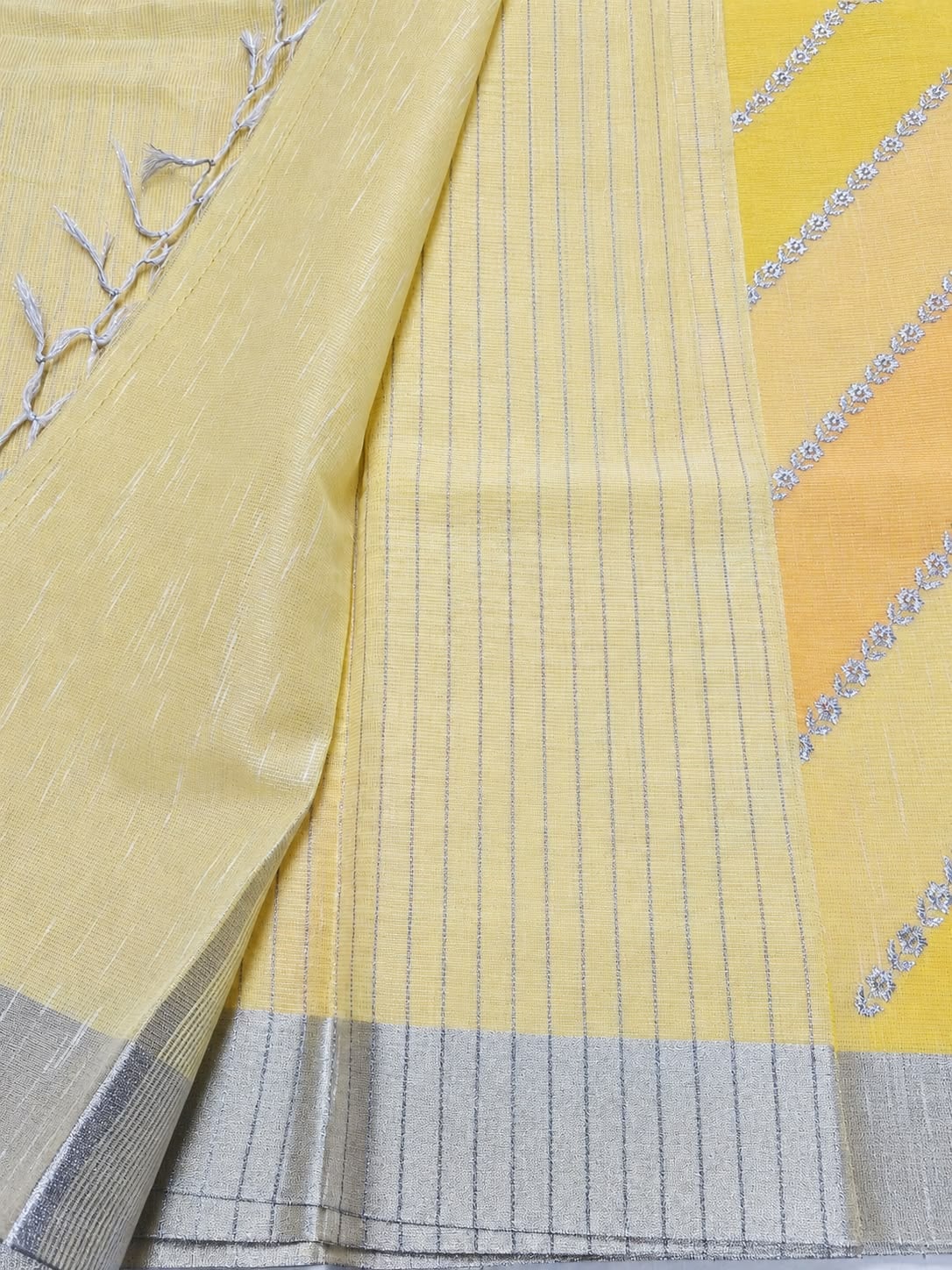 Banaras Fancy Tissue Saree, Body