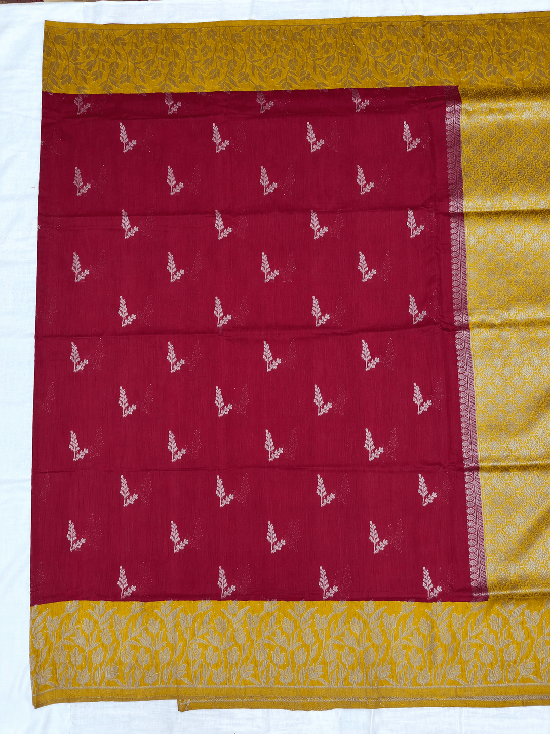 Tussar Linen Saree, Body