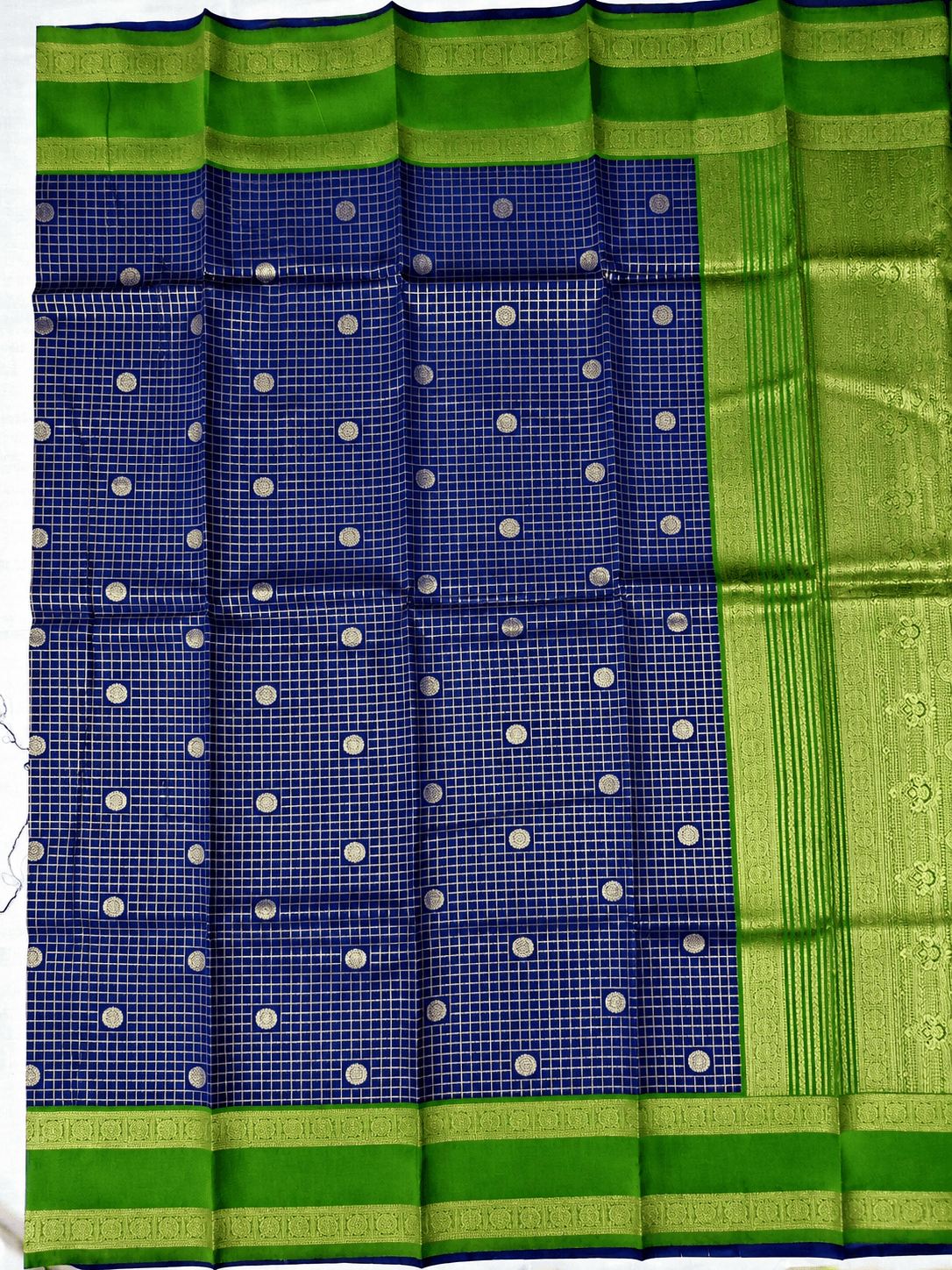 Banaras Fancy Saree, Body