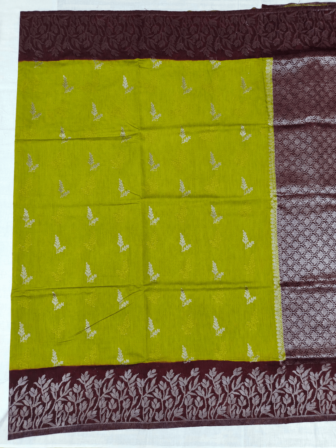 Tussar Linen Saree, Body