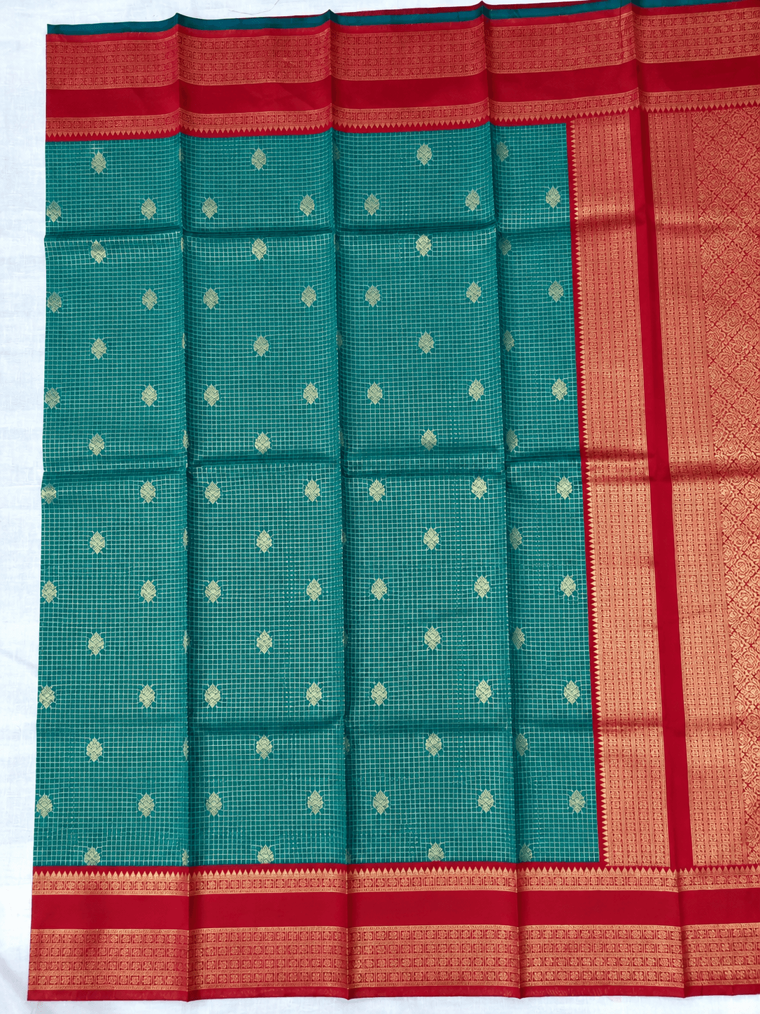 Banaras Fancy Saree, Body