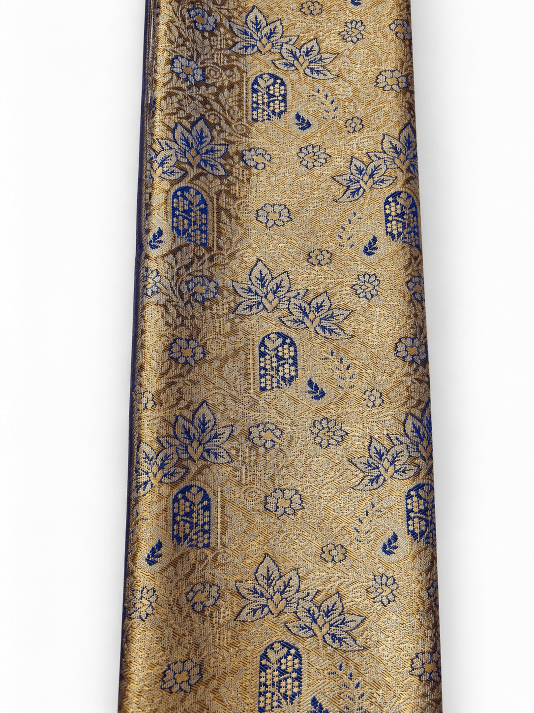 Silk Saree, Body