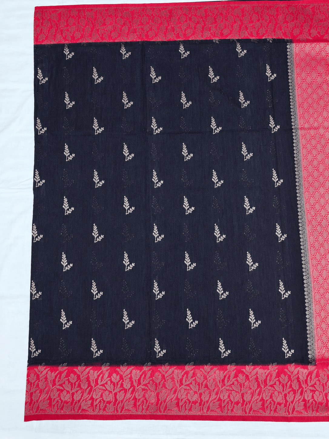 Tussar Linen Saree, Body