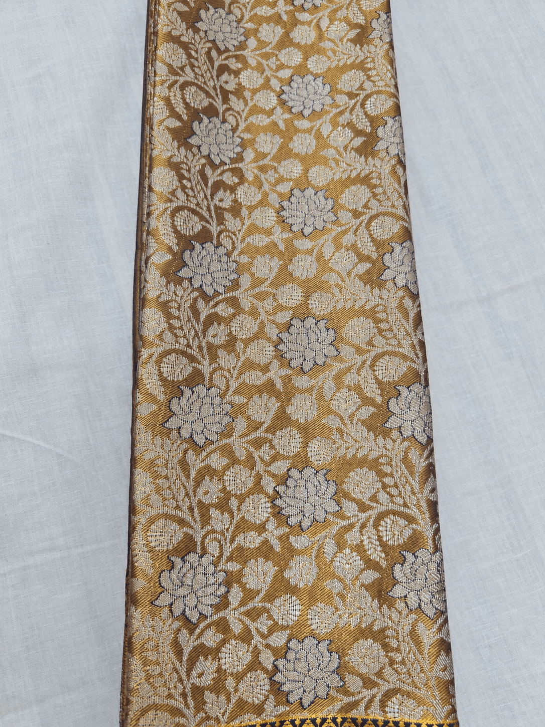 Silk Saree, Body