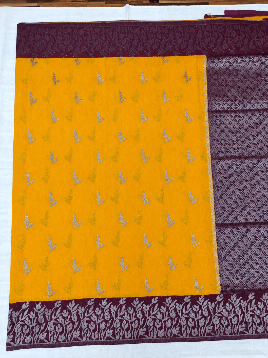 Tussar Linen Saree, Body
